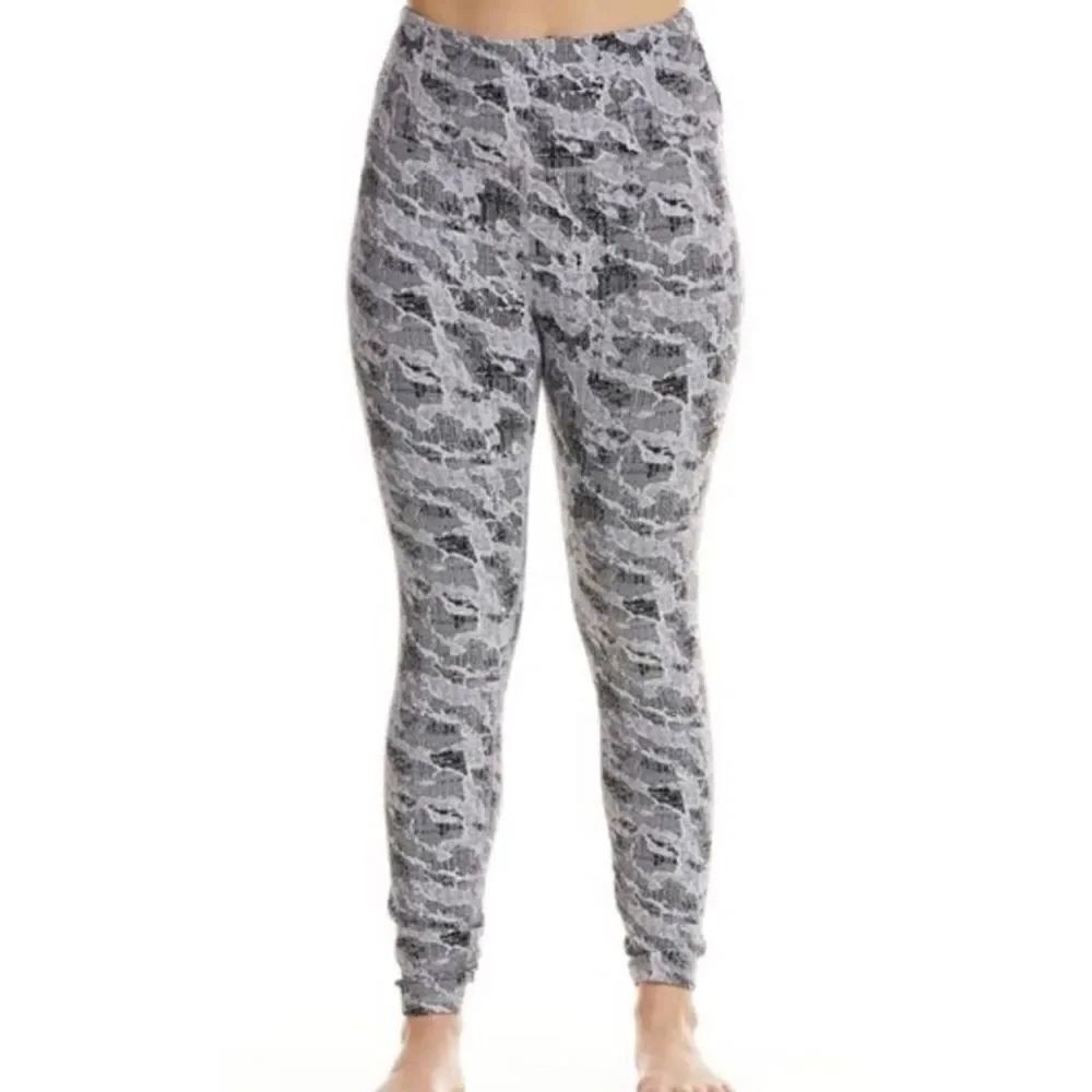 Spyder Active Camo Pixeled Tech Core Fleece Legging
Size XL